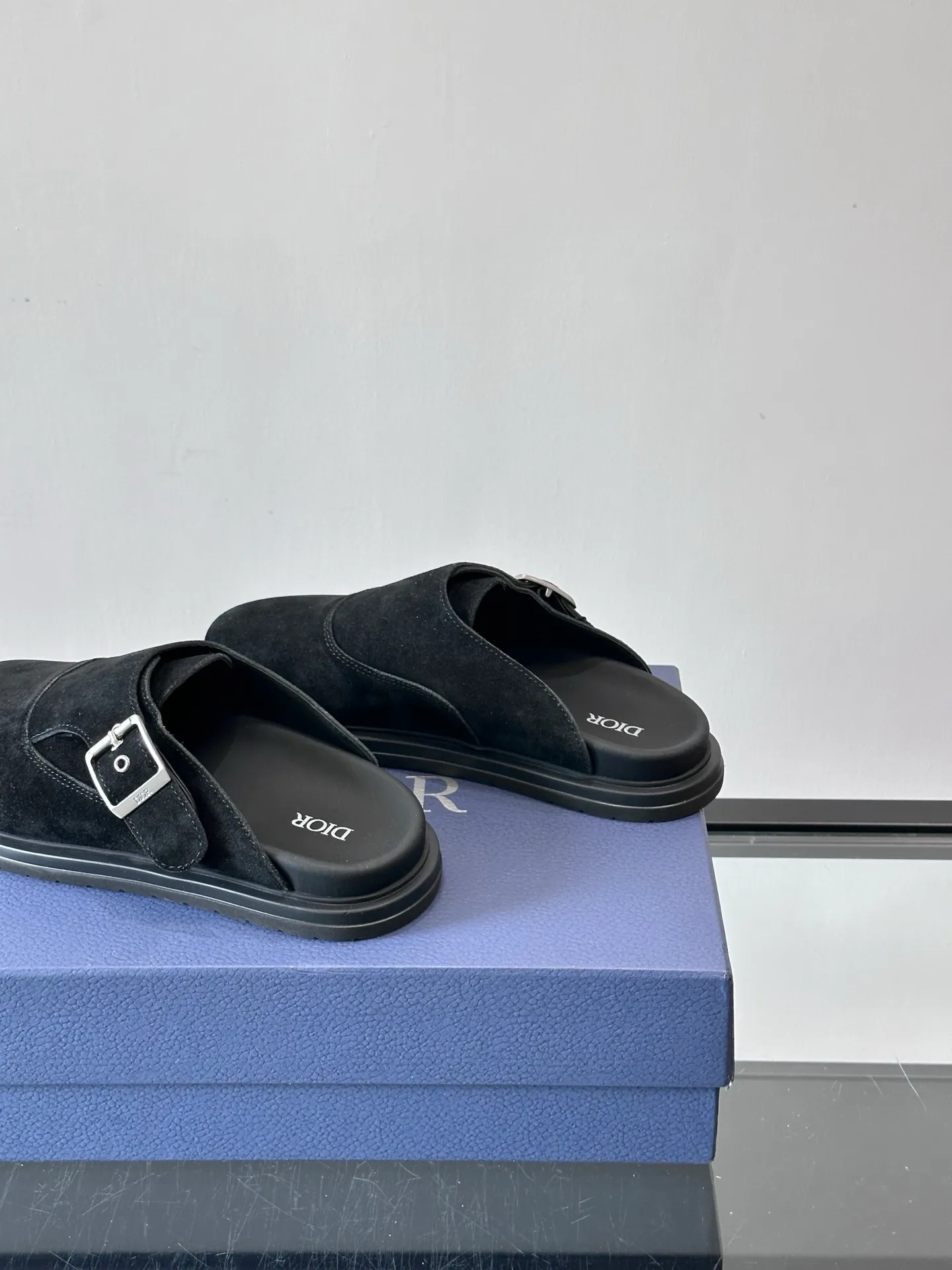 p360 "Dio＊" new men's printed toe-toe mules, classic presbyopia pattern + black EVA sole, low-key and high-end! Baotou design + metal buckle, perfect details, more comfortable and stable to wear✨, very versatile for daily outings or light luxury occasions. Oblique print is Dior's signature element. It is highly recognizable and full of fashion sense. It is a must-have for quality enthusiasts! 👟 size：38-44